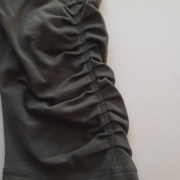 Lululemon 2 Sunset Salutation Crop Fatigue green - Picture 10 of 14